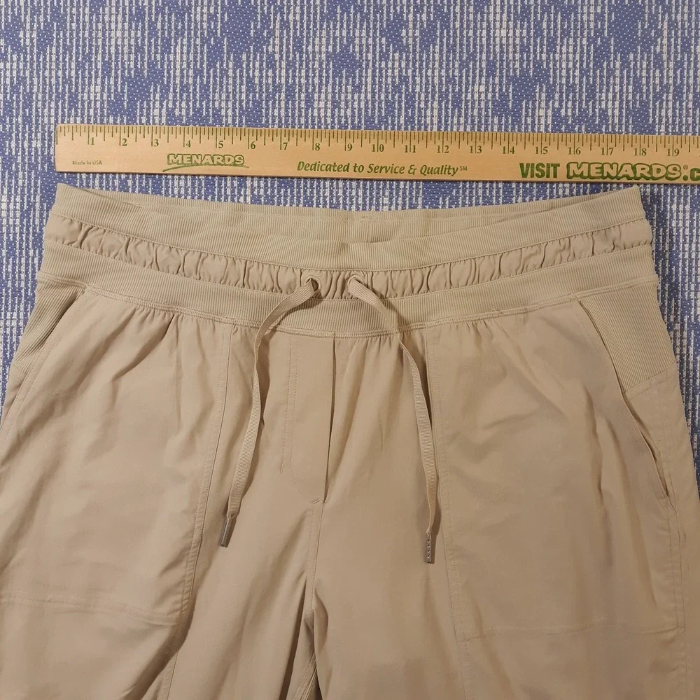 Lululemon Dance Studio Joggers Crop Pants Womens Size 14 Tan High Rise LW6CLWS